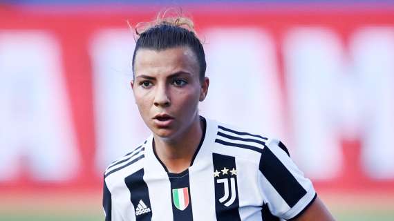Women, 200ma presenza per Caruso, la consegna della maglia al Museum | VIDEO