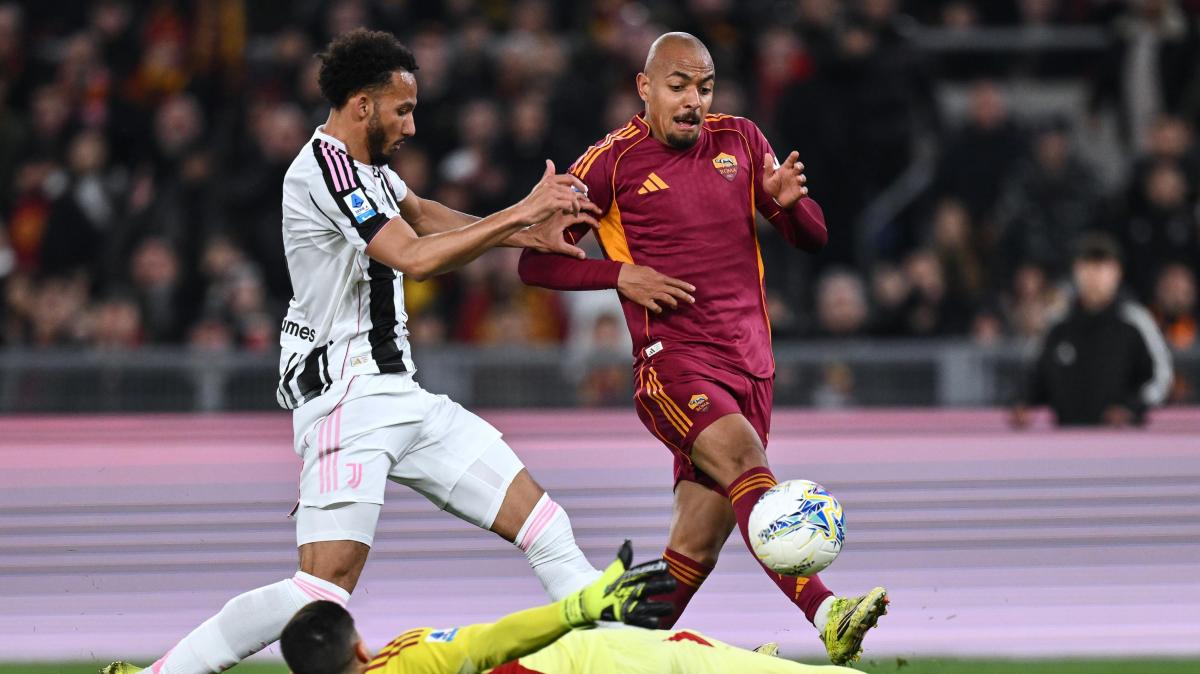 Il Player of The Month di febbraio va a Malen della Roma: superato anche Mckennie