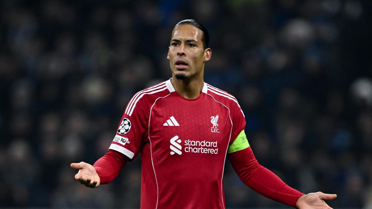 Liverpool, Van Dijk: "Per me il miglior portiere al mondo, spero che resti qui"