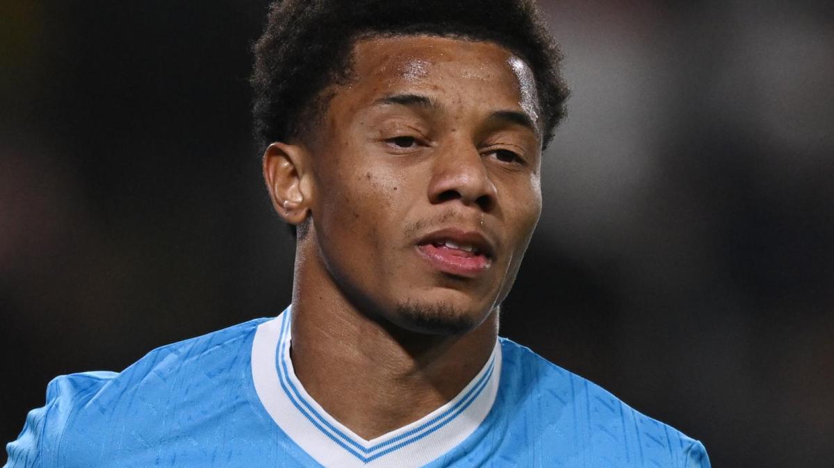 Sospiro di sollievo in casa Napoli. Neres fermato da una semplice distorsione