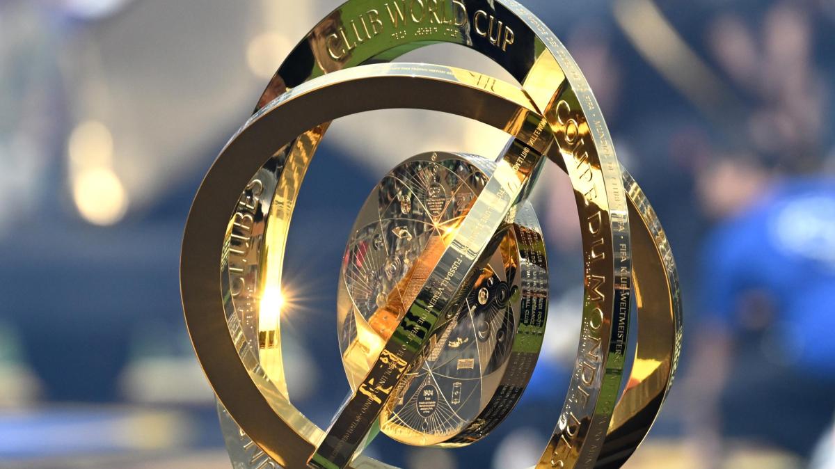 Il trofeo del Mondiale per club esposto al FIFA Museum di Zurigo