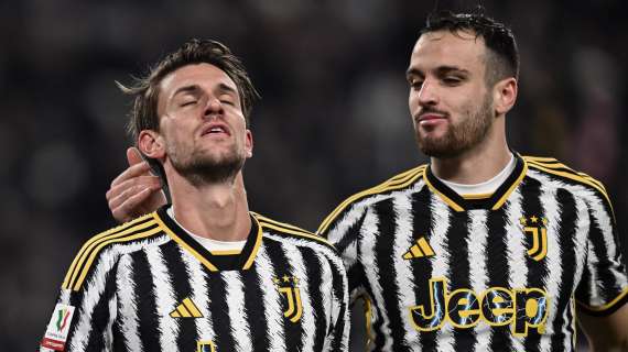 Napoli-Juventus, 2-1: finisce qui! Gli azzurri vincono, ma che occasione per i bianconeri nel finale...