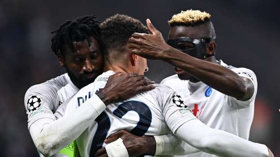 Champions League, il Napoli vince 2-0 in trasferta contro l'Eintracht Francoforte