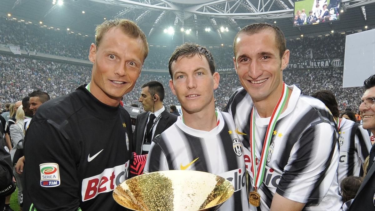 L'ex portiere Alexander Manninger è morto a 48 anni in un incidente d'auto