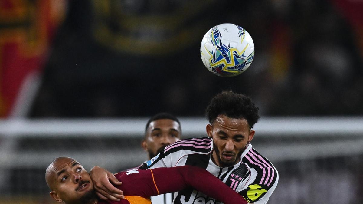 La Roma dovrebbe riconfermare Malen anche senza Champions: Juve avvisata