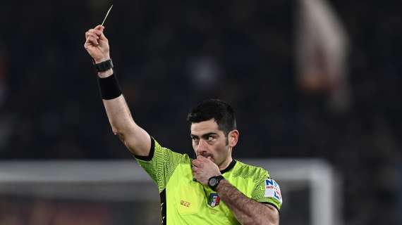L'arbitro Maresca: "Chiedo ai calciatori di non protestare mentre si guardano le immagini al VAR. Basta aspettare"