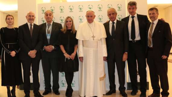 Papa Francesco, stop per tutte le partite di calcio anche in Argentina