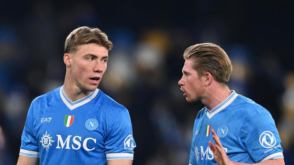 Napoli travolge la Cremonese: 4-0 e Inter costretta ad aspettare, +3 sul Milan e +6 sulla Juve