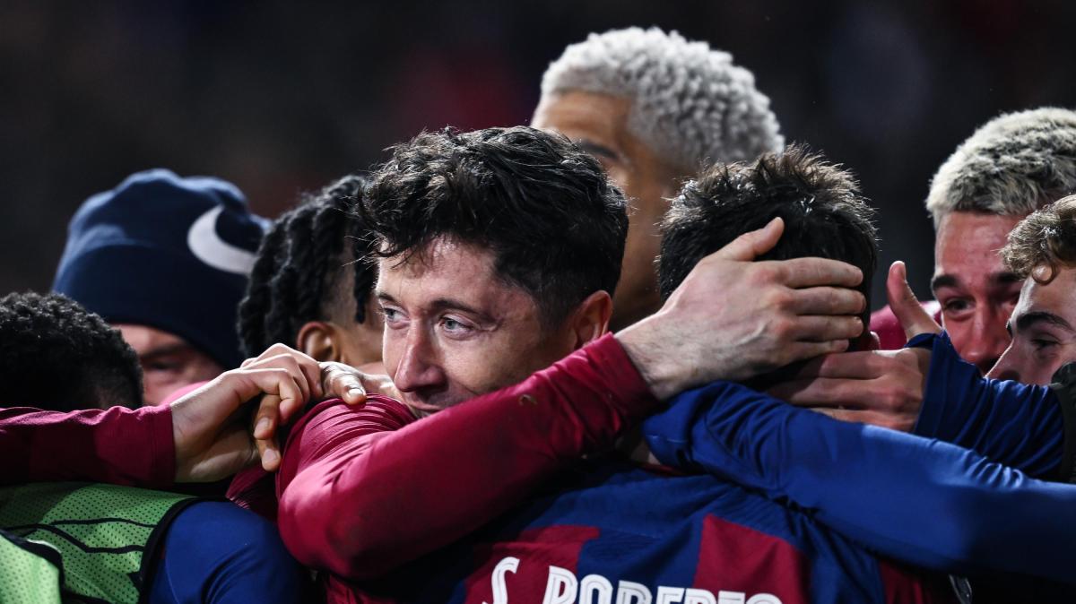 Atteso a breve l'agente di Lewandowski in Europa: incontrerà anche il Barca