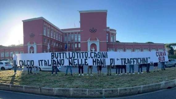 "Calcio italiano in mano ai traffichini": l'attacco dei tifosi della Roma prima della Juve