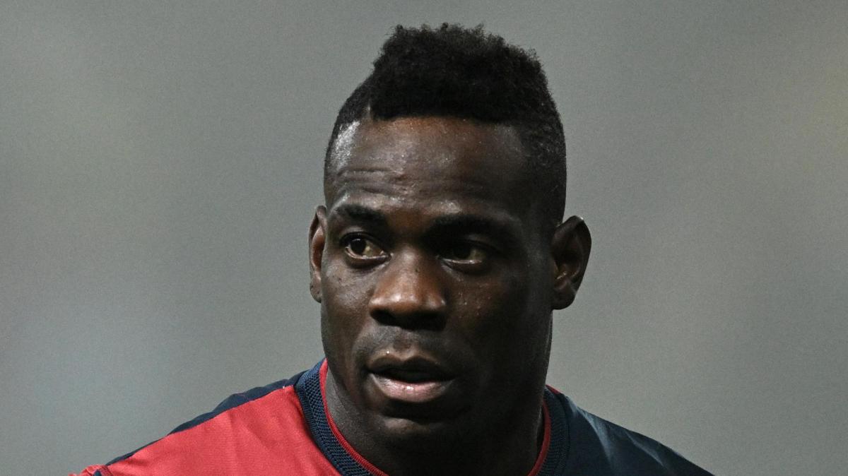 Balotelli, l'ex azzurro riparte da Dubai: firma con l'Al-Ittifaq FC