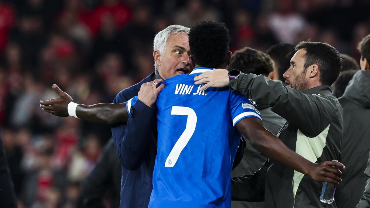 Champions, caso Vinicius: i media Londra sono contro Mourinho. "E' un ipocrita"