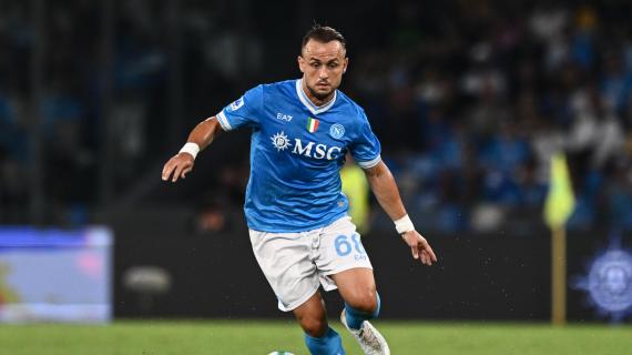 Infortunio muscolare per Lobotka, lascia Nazionale e torna a Napoli