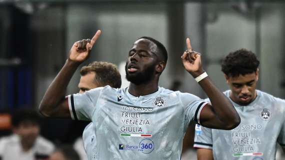 Colpo Udinese a San Siro, Inter battuta in rimonta. La Lazio riparte: 4-0 al Verona