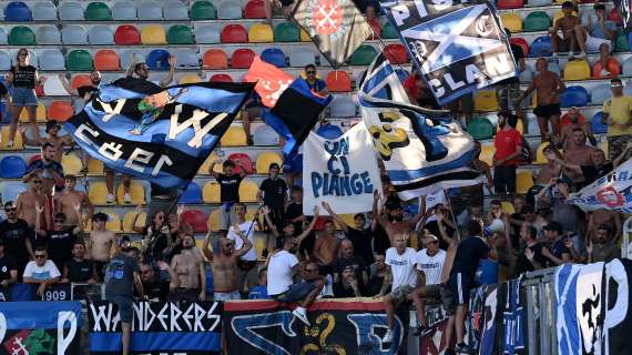 Pisa promosso in A, in migliaia invadono i lungarni del centro