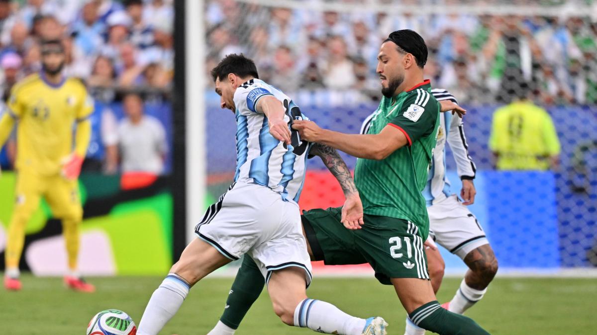 Mondiali: Messi e la polemica social: “È stato graziato, andava espulso”