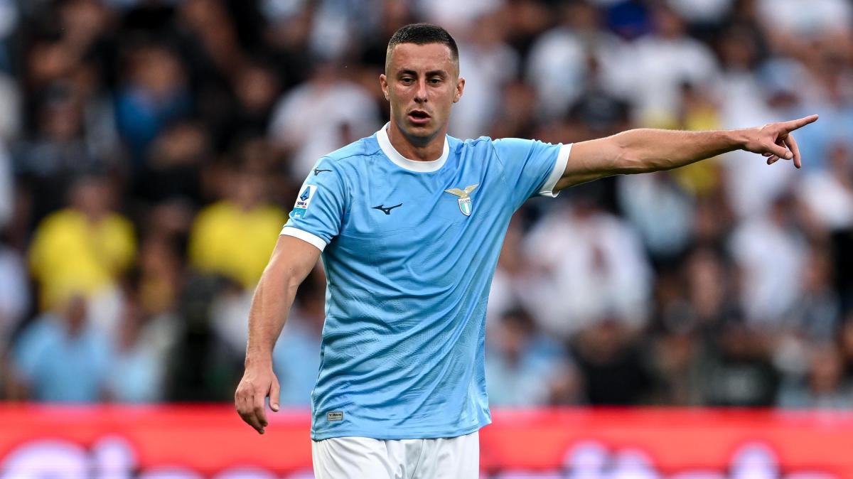 Marusic proposto alla Juve: la Lazio prova a resistere, Comolli alla finestra  