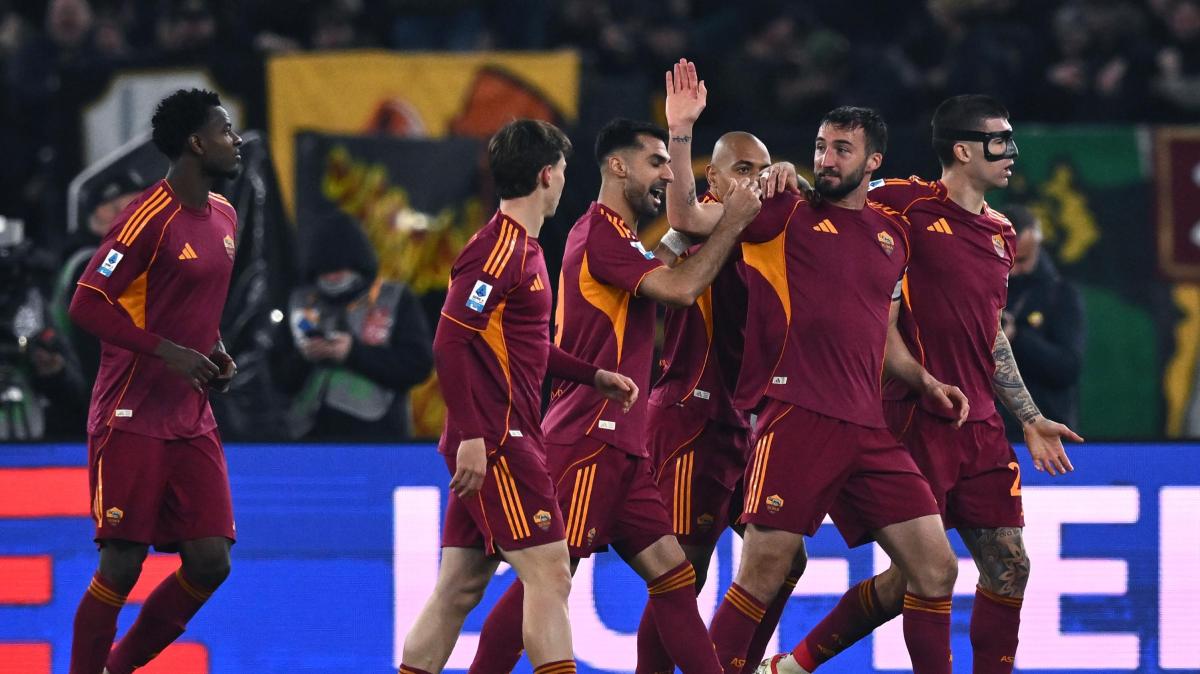 Roma super, 3-0 alla Cremonese e aggancio al Napoli