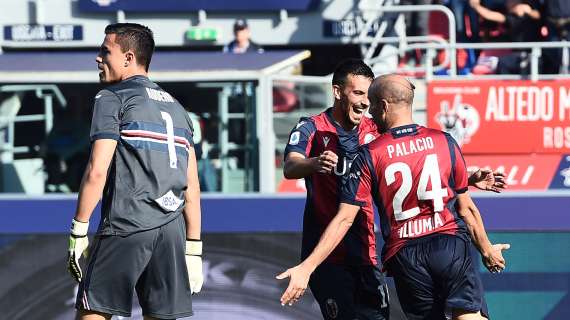 L'abbraccio di Palacio a Sansone dopo il gol alla Sampdoria