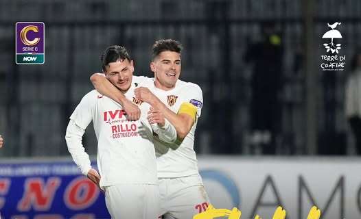 Cavese- Benevento 1-2: Manconi e Perlingieri regalano alla vittoria alla stega 