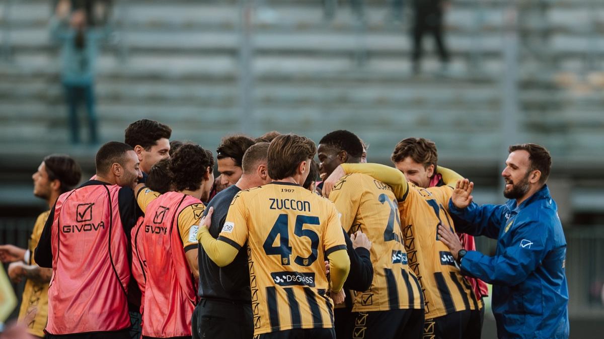 Non basta la doppietta di Bortolussi per vincere, Padova-Juve Stabia finisce 2-2