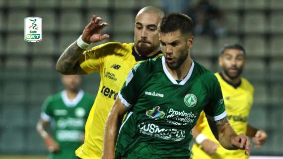 L’Avellino in dieci e porta via un buon punto da Modena: 1-1 il finale