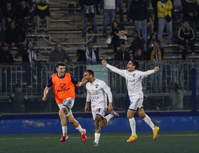 LA CAVESE PAREGGIA A SIRACUSA ED È MATEMATICAMENTE SALVA