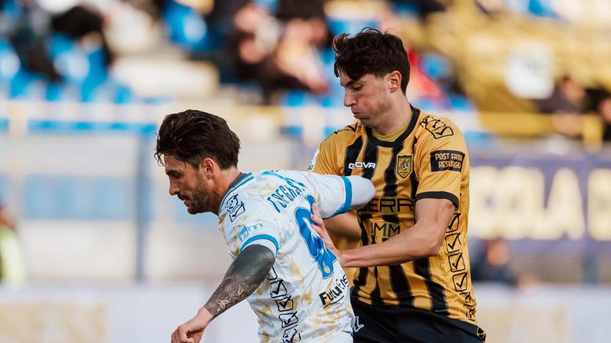 Juve Stabia-Carrarese 1-1: un rigore di Torregrossa firma il pari 