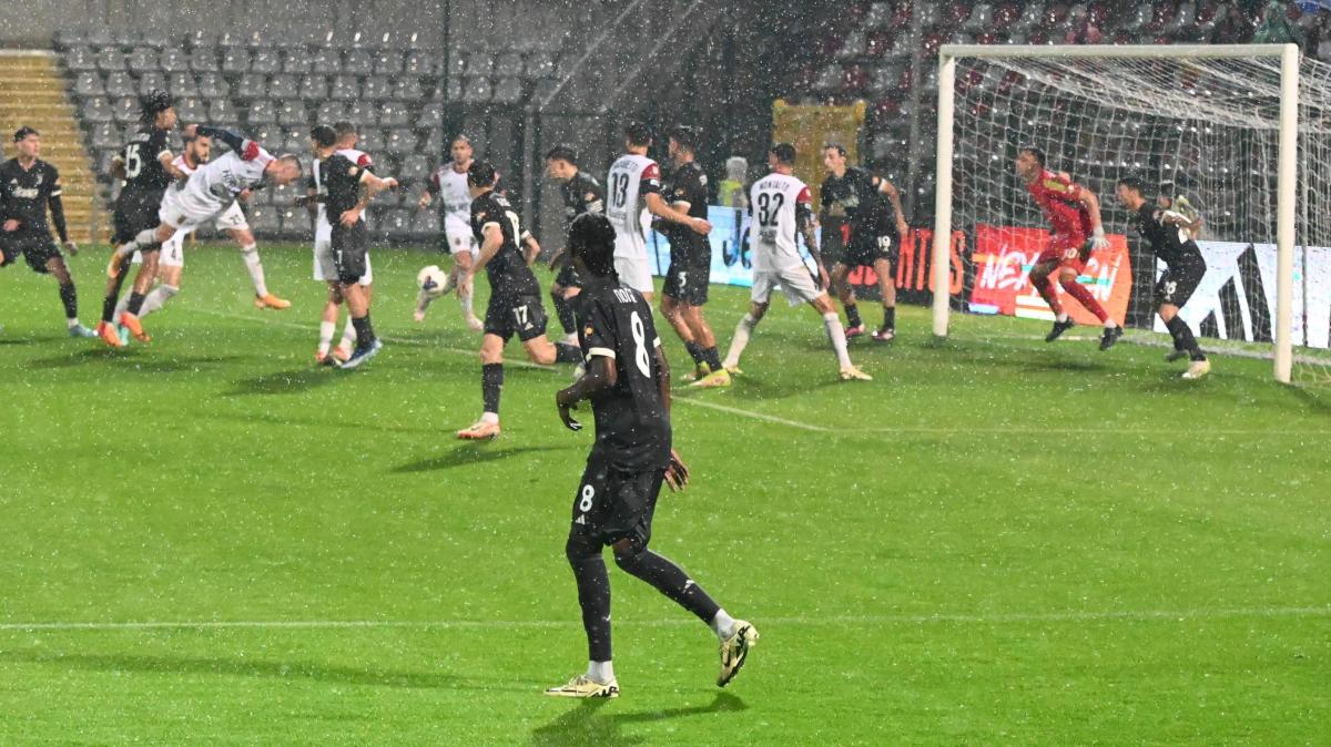 Casertana di misura sul Siracusa: decide un rigore di Bentivegna