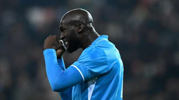 Serie A, Napoli-Venezia 1-0: Lukaku sbaglia un rigore, Raspadori regala la vittoria