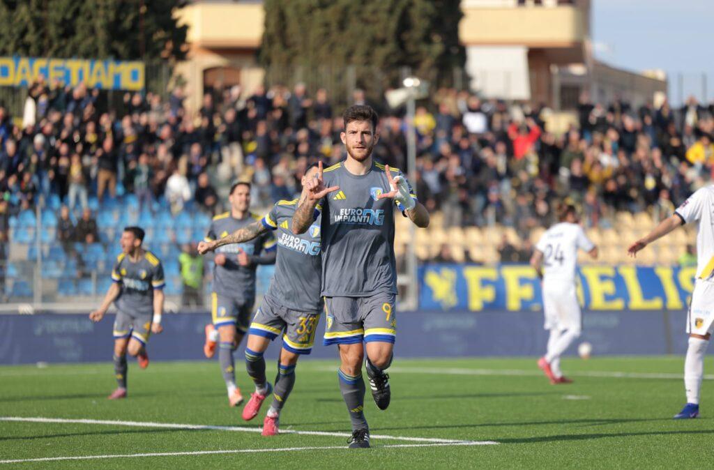 Il Cerignola vince di misura, Gambale su rigore stende il Giugliano