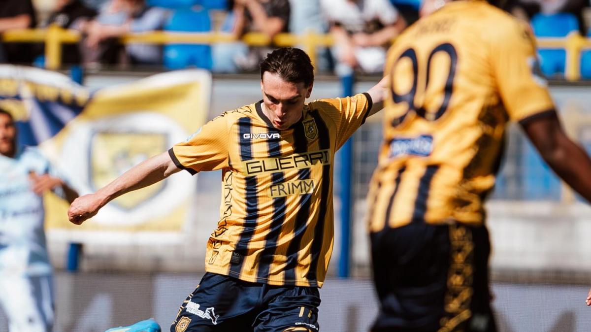 Juve Stabia-Frosinone 0-1:  le Vespe matematicamente ai play-off