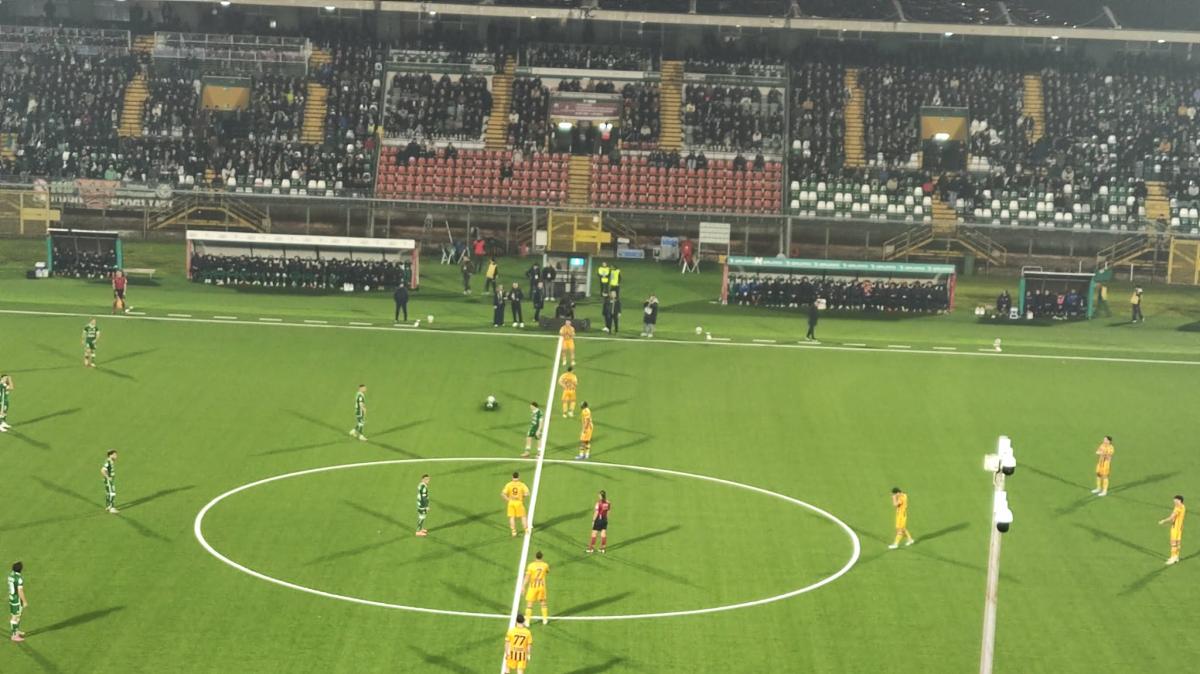 In un derby avaro di emozioni i Lupi spuntati non vanno oltre il pareggio