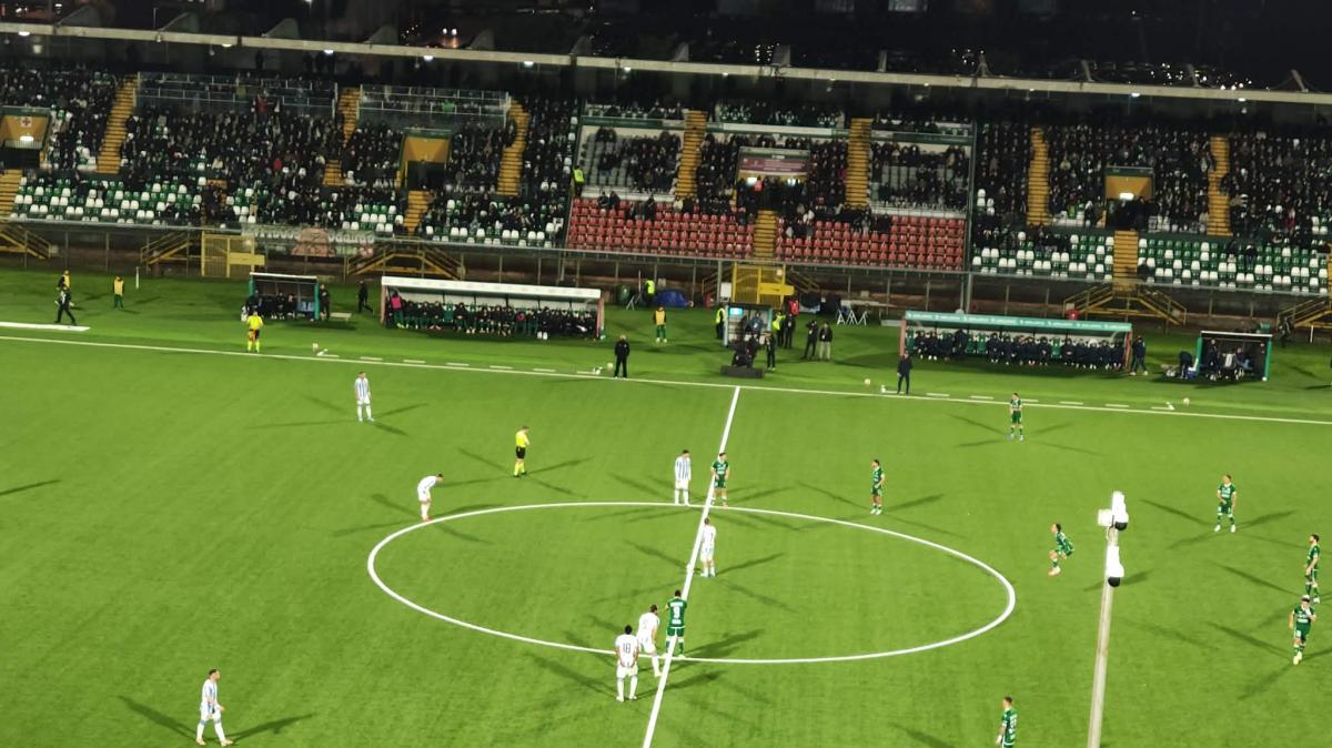 In casa contro il Pescara prestazione vergognosa dei Biancoverdi. Biancolino al capolinea