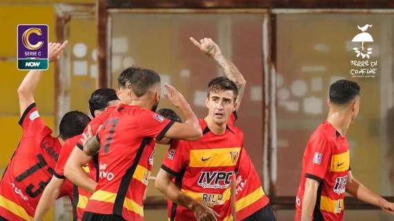 Benevento-Foggia 4-0, poker della Strega