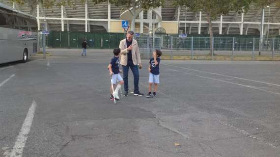 Fiorentina, allenamenti al Franchi aperti ai parenti: dai gemellini di Macia alla famiglia del nuovo dottore. Gomez ancora a parte