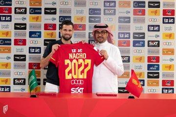 OFICIAL: Al-Qadsiah, nuevo contrato para Nacho