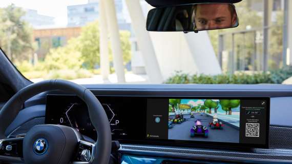 BMW, tutto pronto per giocare direttamente dal cruscotto