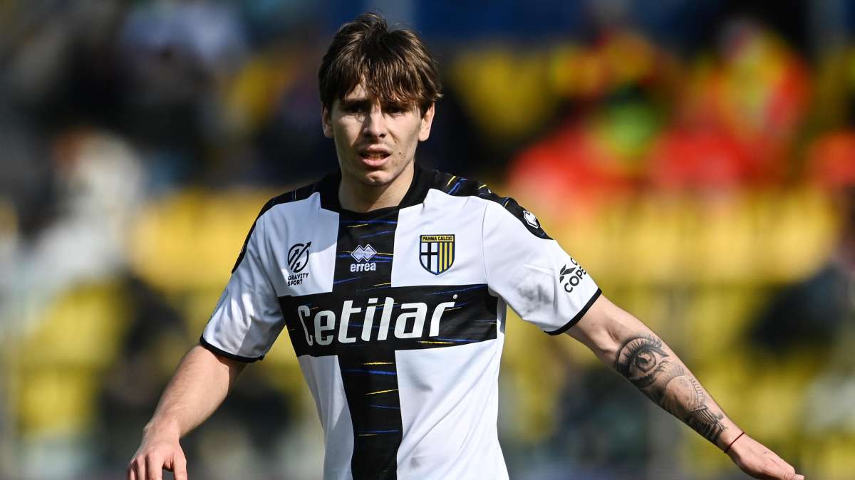 Adrian Bernabè, il centrocampista del Parma e gli esports