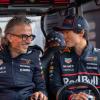 F1 Formula 1 | Mekies su Tsunoda, Verstappen e Lindblad...senza GPS!