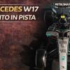 F1, Mercedes svela la livrea della W17: subito a Silverstone lo shakedown