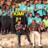 F1 | Mercedes, Antonelli festeggia la 5° vittoria con il tuffo a Monaco