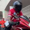 F1 | Ferrari, Hamilton arriva a Monaco in sella alla sua MV Agusta LH44