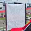 F1 | Ferrari, striscione ironico sugli spalti di Imola: 3 frasi, 1 concetto (vero)