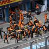 F1 | McLaren KO in Cina: doppio guasto elettrico, Norris e Piastri fuori 