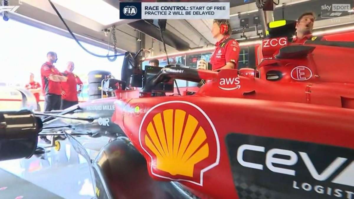 F1 | Silverstone, fiamme sulla Ferrari di Leclerc: fermo ai box