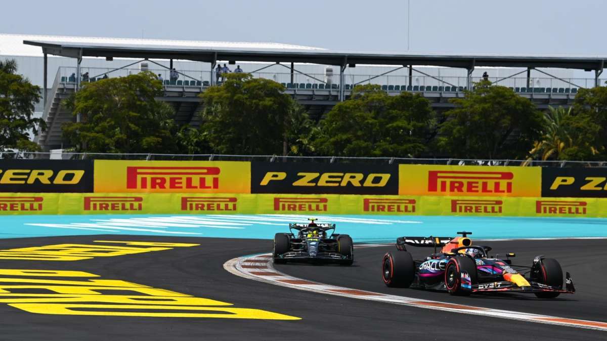 F1 | FP2, Verstappen davanti alle Ferrari di Leclerc 2° e Sainz 3°. Ma il passo gara...