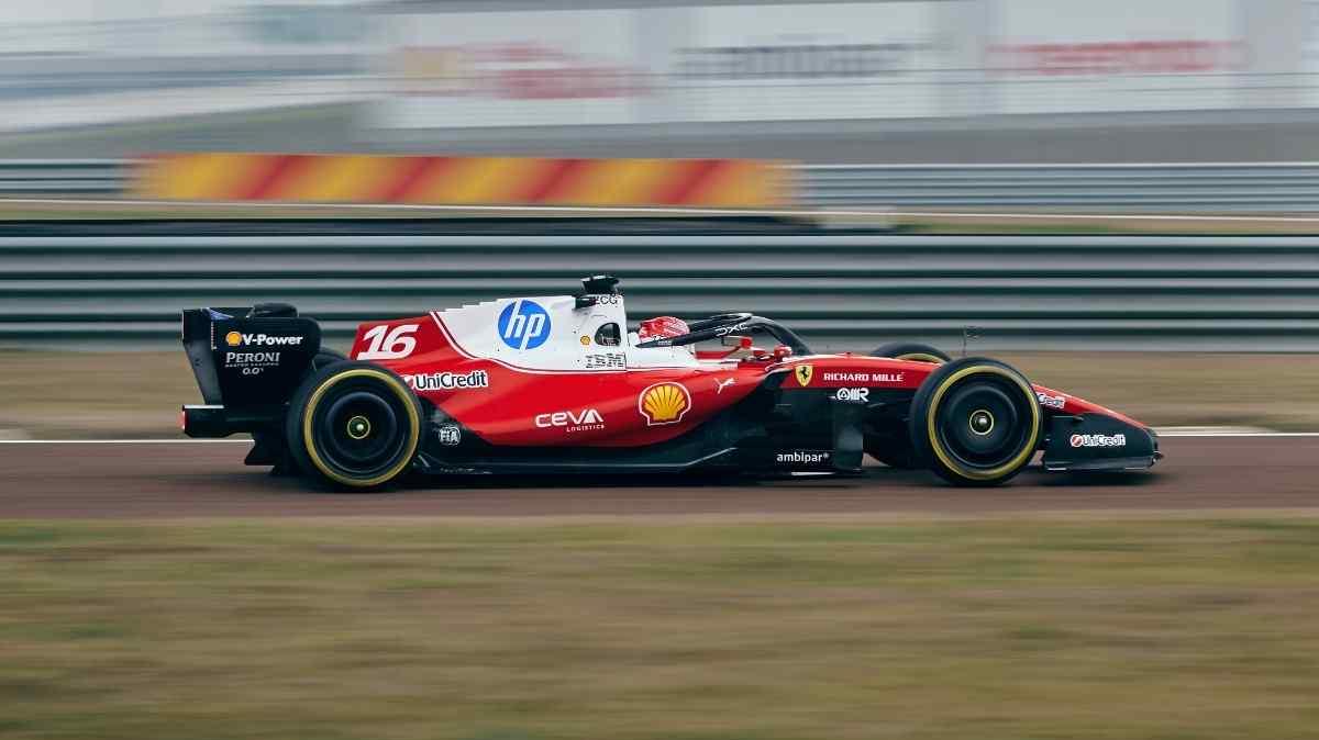 F1 Tecnica, giallo risolto sulla Ferrari SF-26: quel "buco" dietro la testa del pilota non è aerodinamica. Ecco a cosa serve