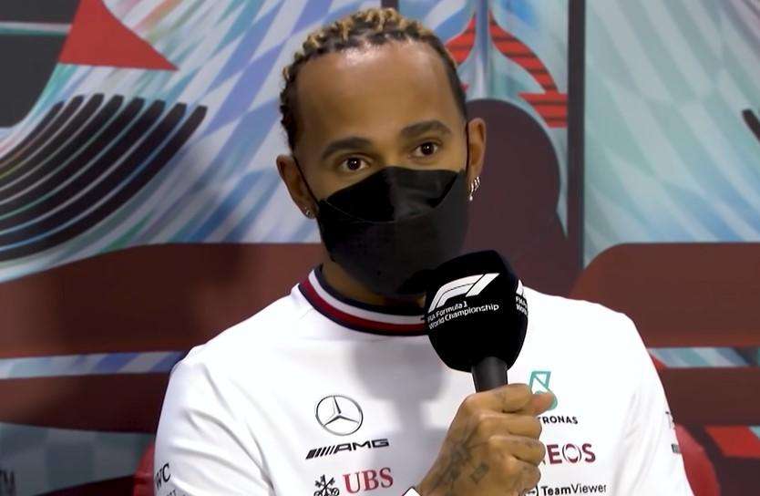 Formula 1 | Hamilton dà a Valentino Rossi del fortunato. Con Lewis in MotoGp...