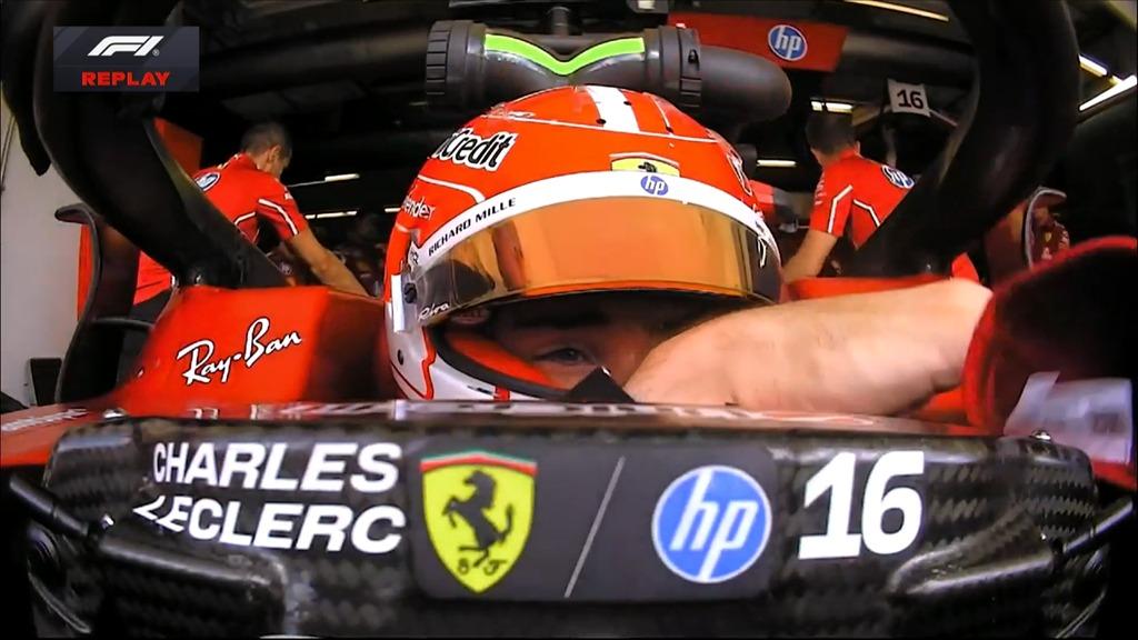 F1 News - Ferrari, inizia male per Leclerc: guanti lanciati e cambio rotto
